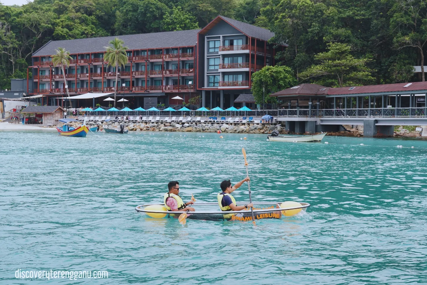 Aktiviti Kayak di Pulau Perhentian 2D1N
