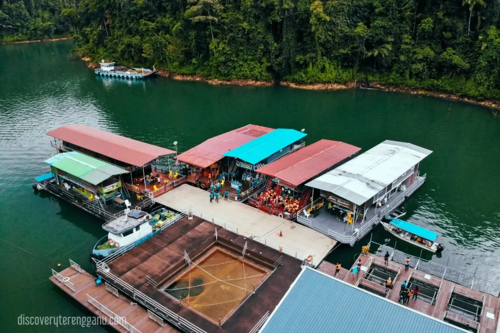 Houseboat di Tasik Kenyir