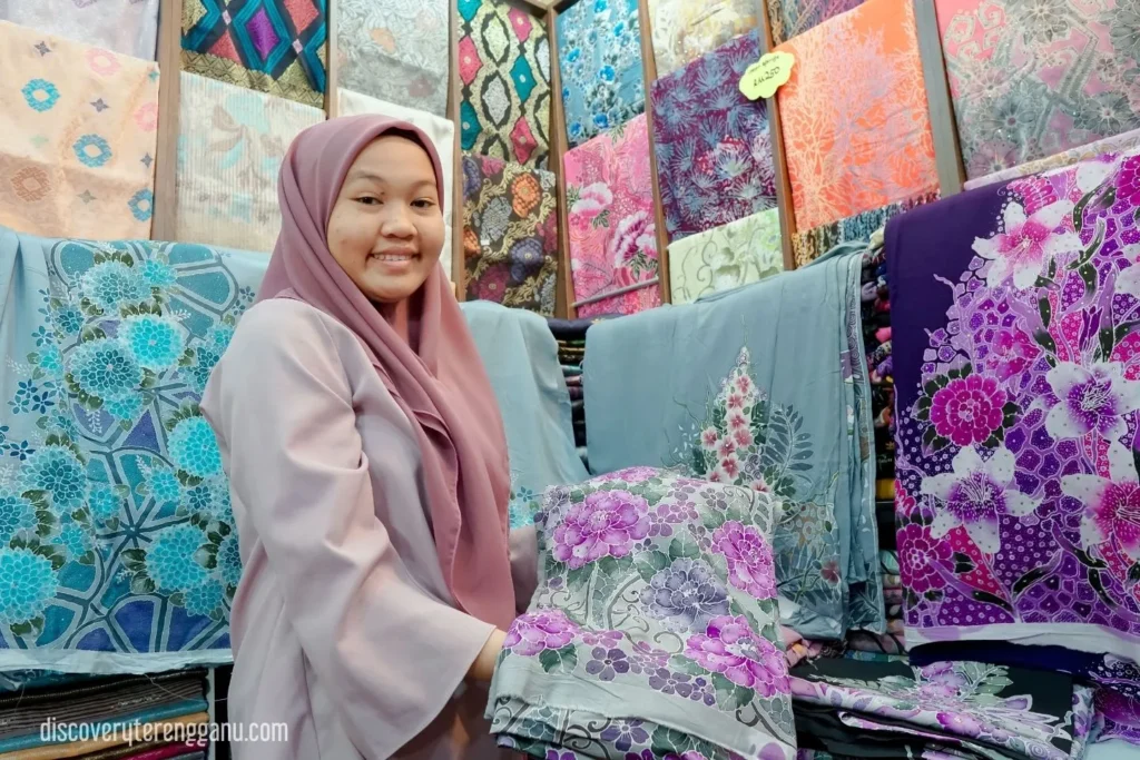 Pasar Kedai Payang (Batik)