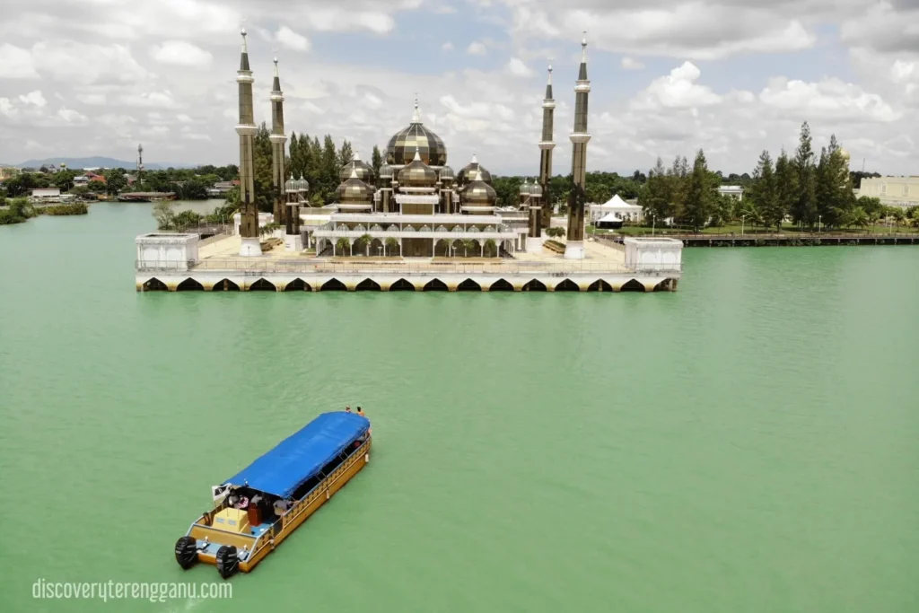 Payang Water Taxi di Masjid Kristal